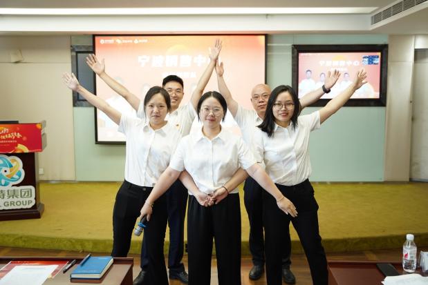 17204201542067768976